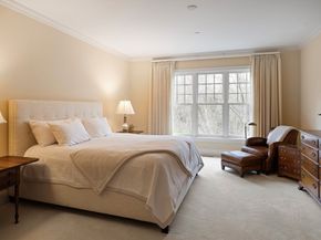 10 Graystone Cir 10, Winchester MA 01890