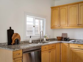 7 Farragut Ave 1, Somerville MA 02144