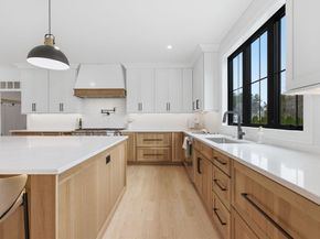 5 Lisa St, Burlington MA 01803