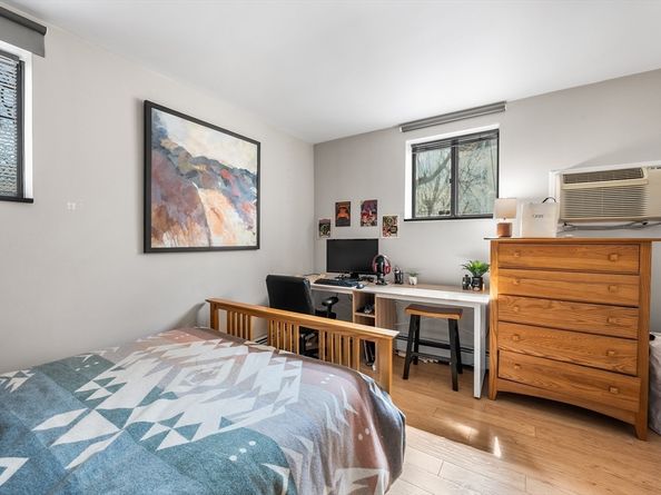 5 Centre St 11, Cambridge MA 02139