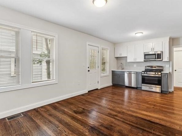 183 Whitwell St, Quincy MA 02169