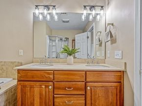 1 Dunia Ln 1, Northborough MA 01532