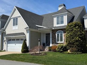 25 Crenshaw Ln 152, Andover MA 01810