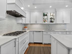 25 Crenshaw Ln 152, Andover MA 01810