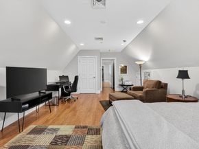 25 Crenshaw Ln 152, Andover MA 01810