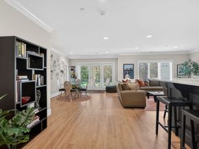 25 Crenshaw Ln 152, Andover MA 01810