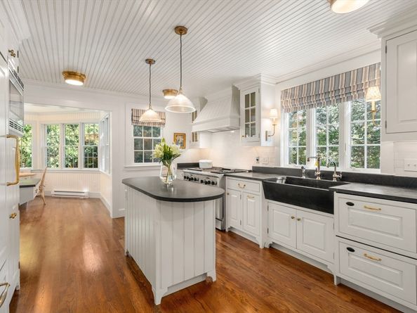 38 Wachusett Rd, Newton MA 02467