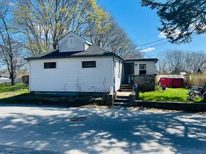 19 Oakdale St, Wareham MA 02571