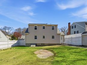11 Cannon Rock Rd, Lynn MA 01904