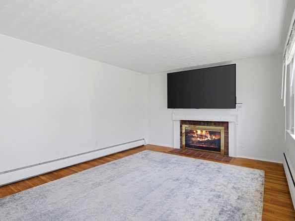 11 Cannon Rock Rd, Lynn MA 01904