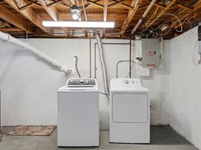 11 Cannon Rock Rd, Lynn MA 01904