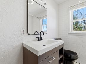 11 Cannon Rock Rd, Lynn MA 01904