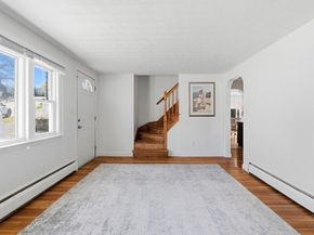 11 Cannon Rock Rd, Lynn MA 01904