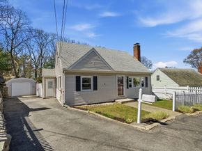 11 Cannon Rock Rd, Lynn MA 01904
