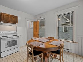 14 Circuit Ave E, Worcester MA 01603
