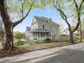 14 Circuit Ave E, Worcester MA 01603