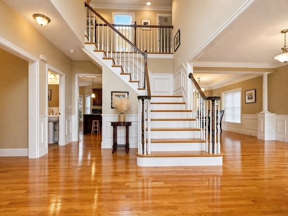 19 Crimson Dr, Shrewsbury MA 01545