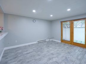 45 Oval Rd 8, Quincy MA 02170