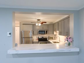 45 Oval Rd 8, Quincy MA 02170