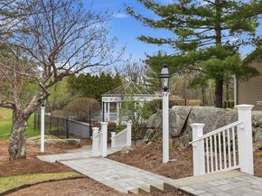 203 Allerton Commons Ln 203, Braintree MA 02184