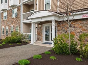 2 Francis Dr 107, Andover MA 01810