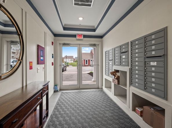 2 Francis Dr 107, Andover MA 01810
