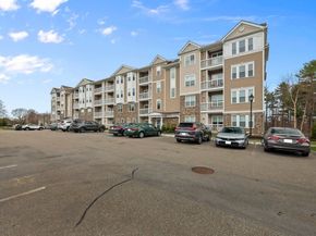 2 Francis Dr 107, Andover MA 01810