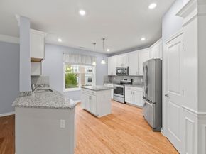2 Francis Dr 107, Andover MA 01810