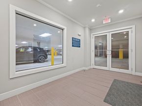 2 Francis Dr 107, Andover MA 01810