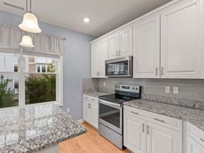 2 Francis Dr 107, Andover MA 01810