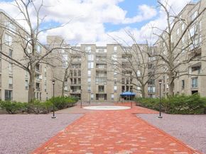 33 Pond Ave 524, Brookline MA 02445