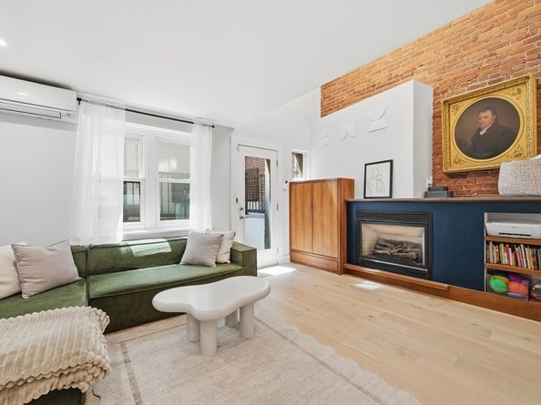 15 Cazenove St 1, Boston MA 02116