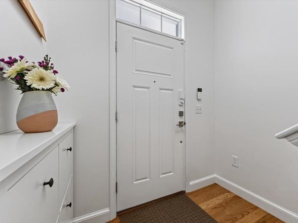 34 Parkview St, Weymouth MA 02190