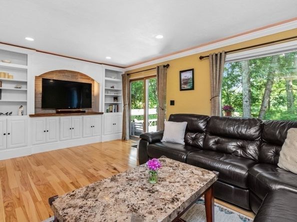 19 Old Diamond 19, Walpole MA 02081