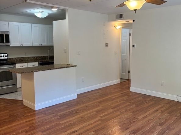 298 Commercial St 22, Braintree MA 02184