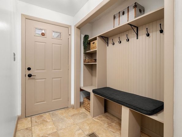 406 Pine Brook Dr 406, Peabody MA 01960