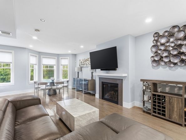 577 Baker St 581, Boston MA 02132