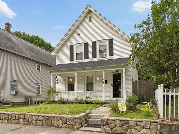323 Rollstone St, Fitchburg MA 01420