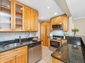 29 Sacramento St 2, Cambridge MA 02138