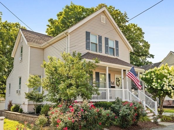 24 Minot St, Reading MA 01867