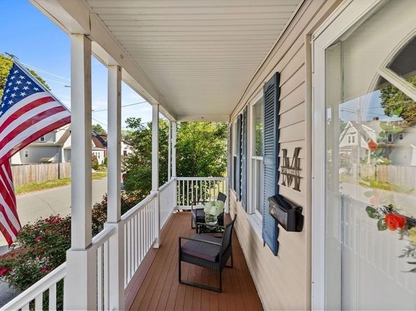 24 Minot St, Reading MA 01867