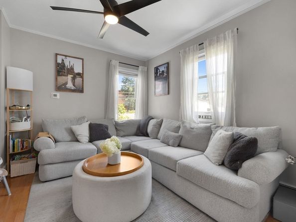 24 Minot St, Reading MA 01867
