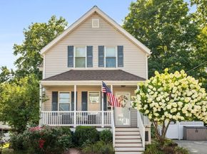 24 Minot St, Reading MA 01867