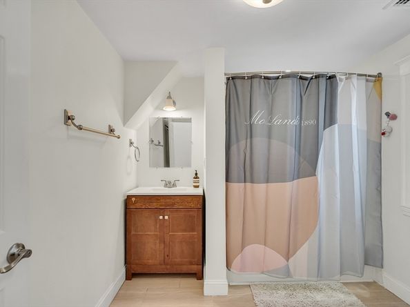 29 Porter St, Woburn MA 01801