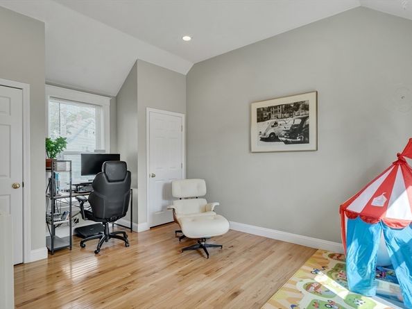 29 Porter St, Woburn MA 01801