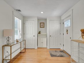29 Porter St, Woburn MA 01801