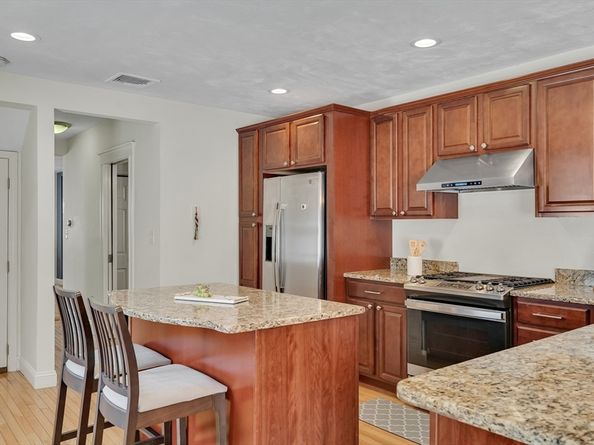 29 Porter St, Woburn MA 01801