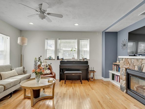 29 Porter St, Woburn MA 01801