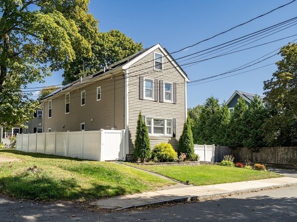 29 Porter St, Woburn MA 01801
