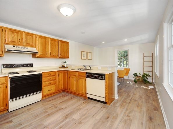 12 Mitchell Grant Way 12, Bedford MA 01730